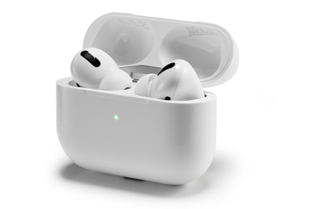 Cleaning Your Airpods Case