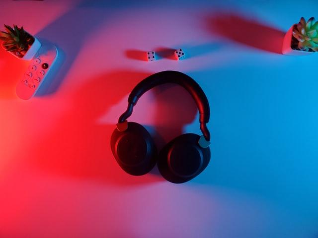 Top 10 Best Holiday Headphones Deals To Grab Right Now